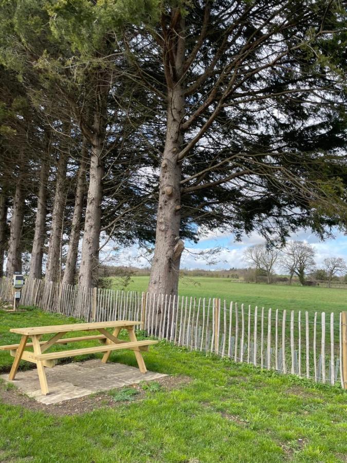Henny Riverside Glamping Sudbury  Dış mekan fotoğraf